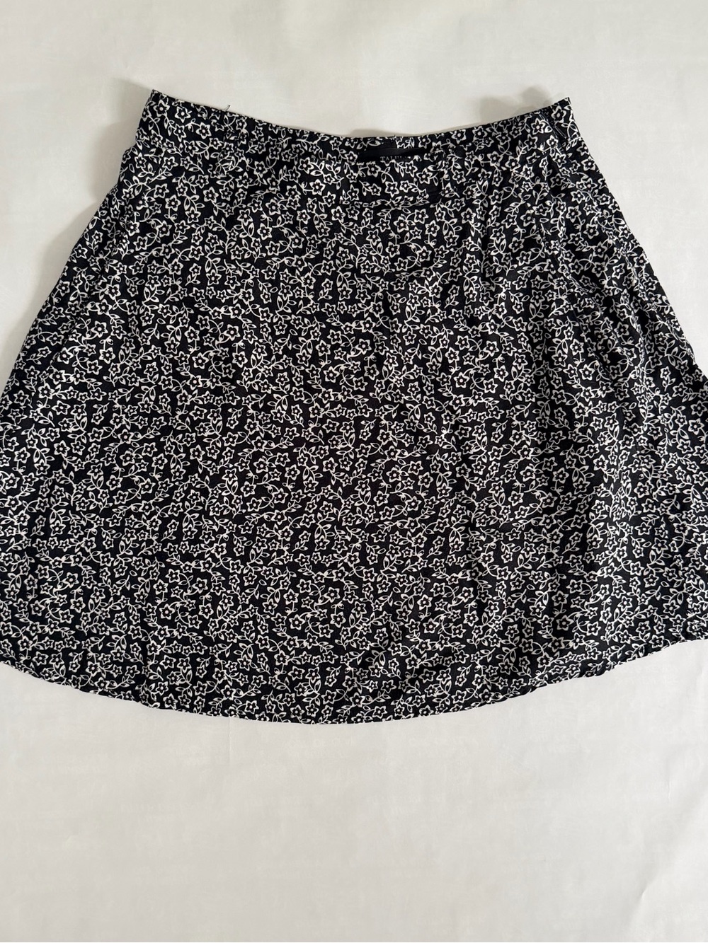 Aritzia Black & White Floral Skater Skirt